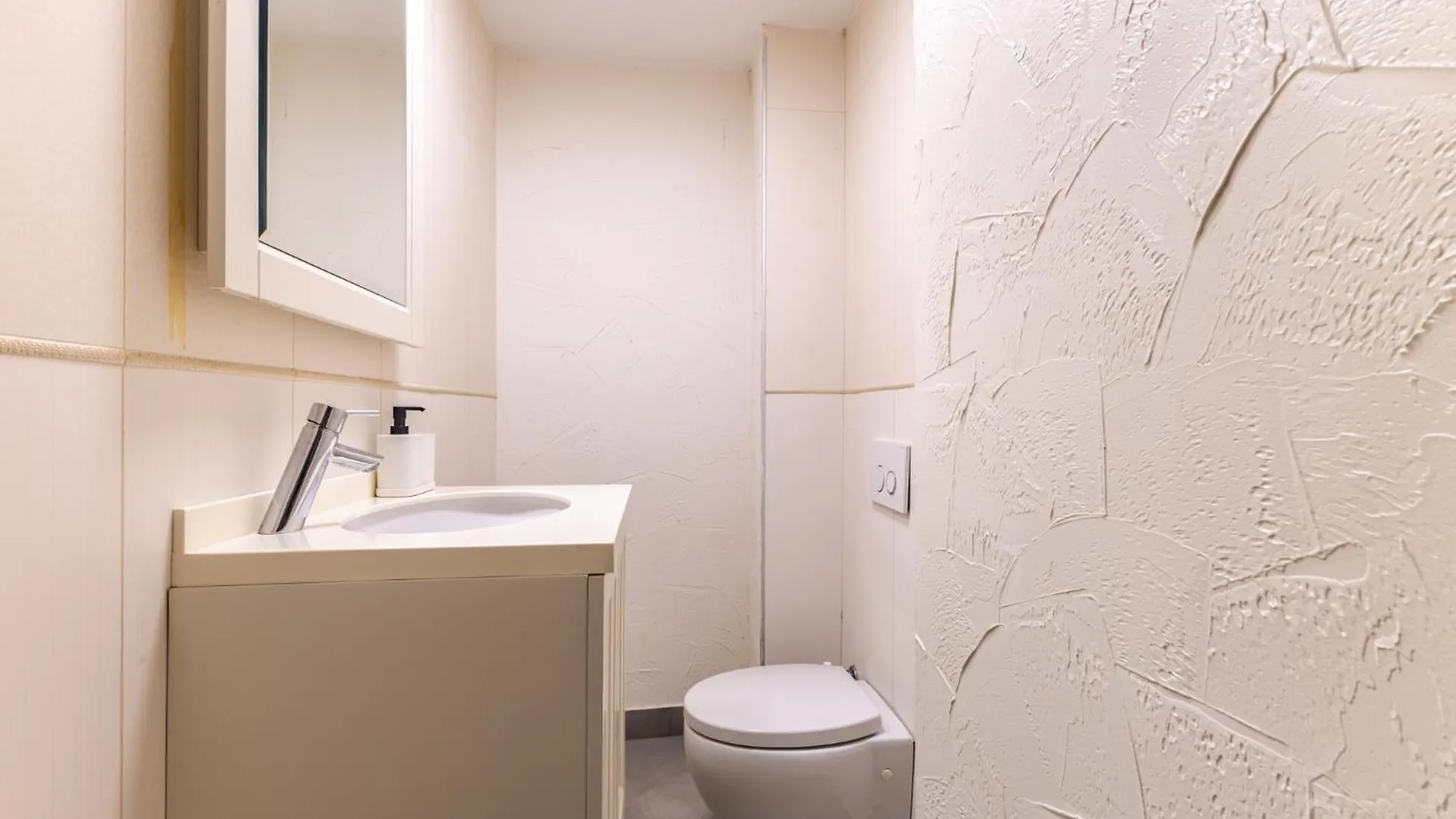 Stylish Urban Oasis 2 Min To Galata Tower Apartment Istanbul 0*,