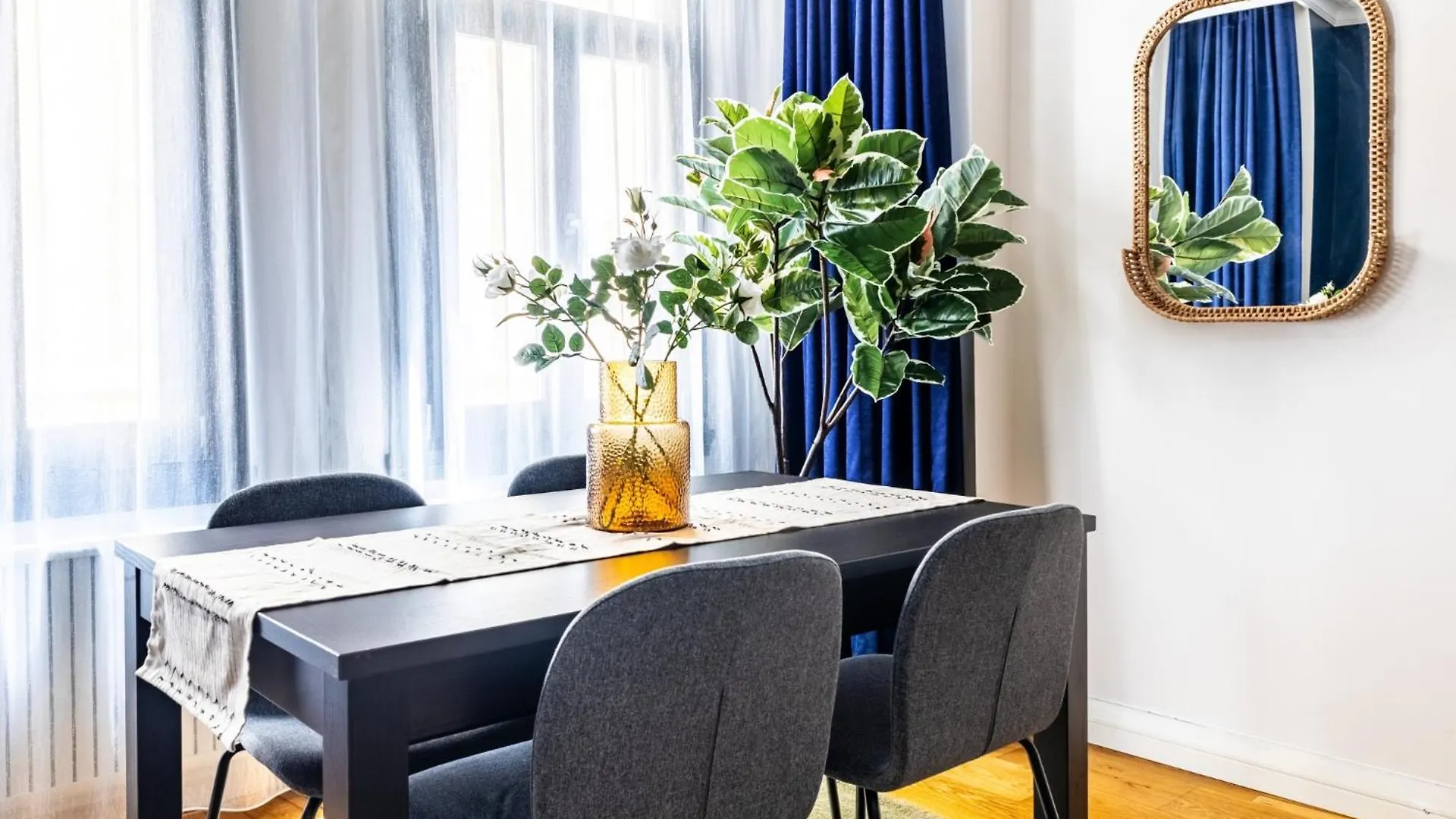 Stylish Urban Oasis 2 Min To Galata Tower Apartment Istanbul